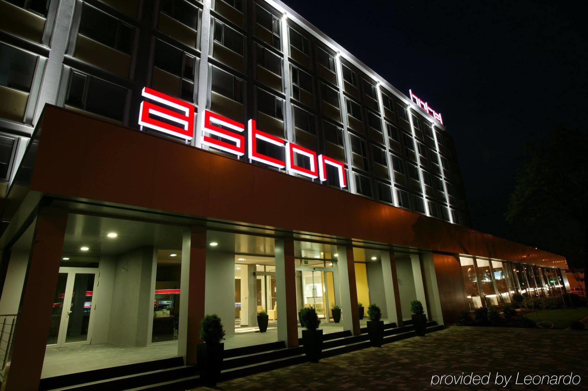 Aston Hotel Bratislava Bagian luar foto